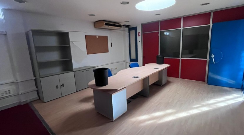 Oficina en venta tras el ayuntamiento