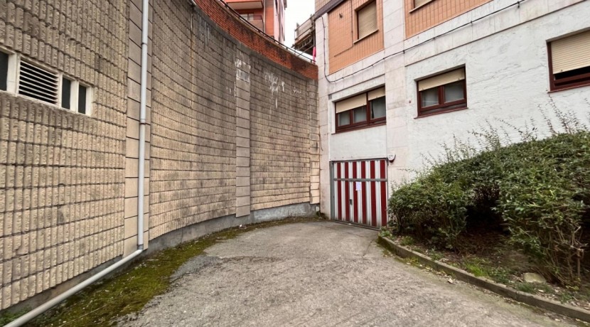 Parcela de Garaje Con Buena Maniobra En San Miguel