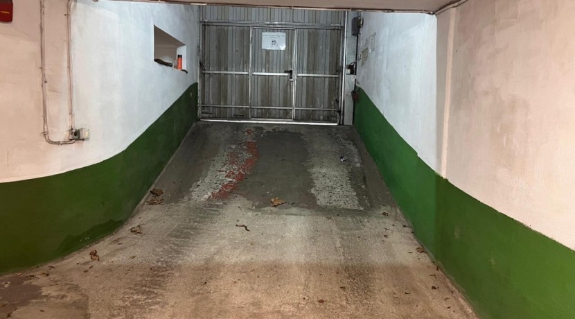 Parcela de Garaje Con Buena Maniobra En San Miguel