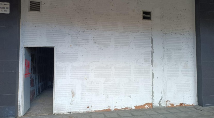 Se Vende Local Comercial De 35.9 M2 Utiles En Barakaldo Zona Burtzeña.