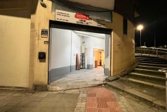 Local Diáfano Con Baño En Zona Ariz