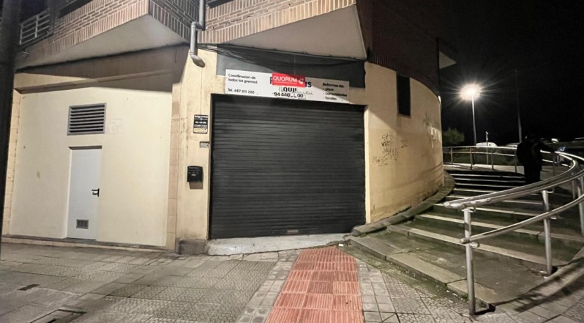 Local Diáfano Con Baño En Zona Ariz