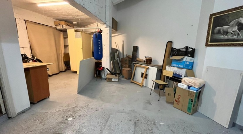 Local Diáfano Con Baño En Zona Ariz