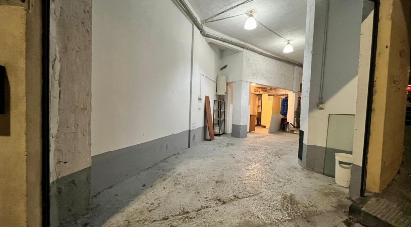 Local Diáfano Con Baño En Zona Ariz