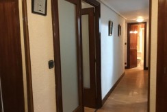 Piso Céntrico Con Buenas Vistas De 4 Habitaciones Y Balcón