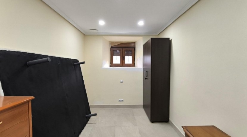 Piso Para Entrar A Vivir De 3 Dormitorios Al lado del Metro del Ayuntamiento