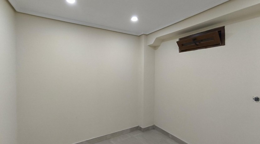 Piso Para Entrar A Vivir De 3 Dormitorios Al lado del Metro del Ayuntamiento