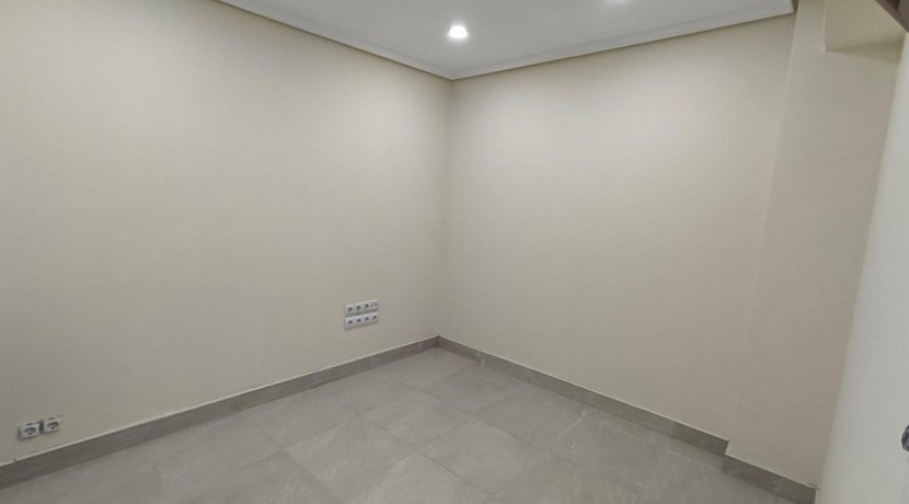 Piso Para Entrar A Vivir De 3 Dormitorios Al lado del Metro del Ayuntamiento