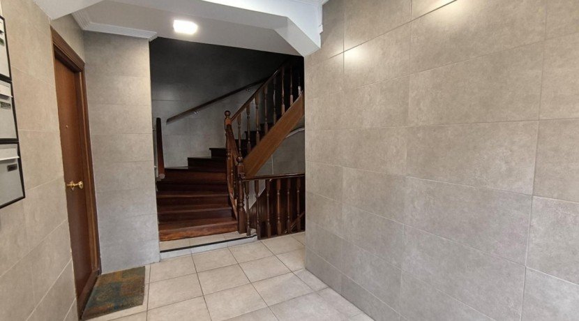 Piso Para Entrar A Vivir De 3 Dormitorios Al lado del Metro del Ayuntamiento