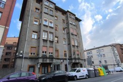 Piso Para Entrar A Vivir De 3 Dormitorios Al lado del Metro del Ayuntamiento