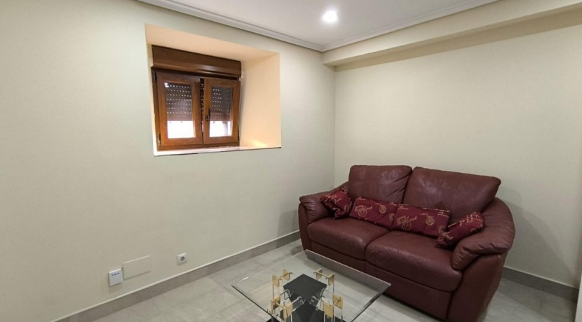 Piso Para Entrar A Vivir De 3 Dormitorios Al lado del Metro del Ayuntamiento