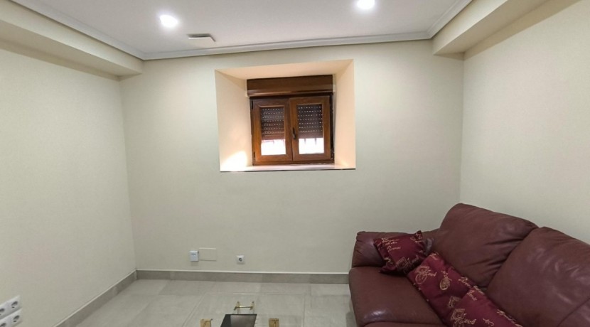 Piso Para Entrar A Vivir De 3 Dormitorios Al lado del Metro del Ayuntamiento