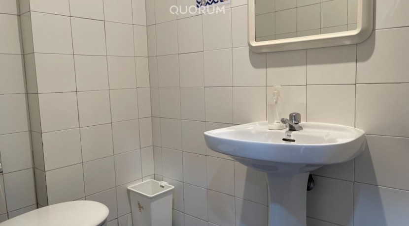 Amplio Local Comercial En Txurdinaga
