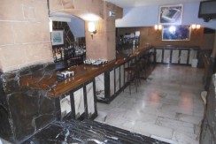 Bar Amplio en Zona Centro Con Cocina y Licencia Activa