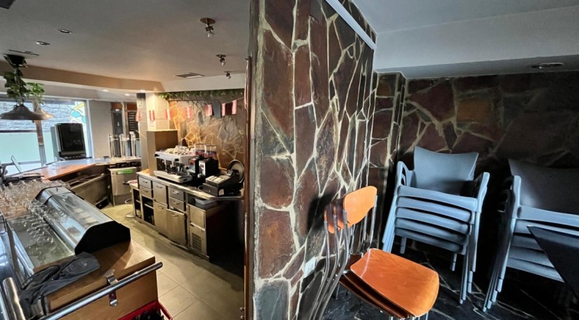 Bar Con Licencia Activa Tipo 2 y Licencia Para 10 Mesas Con Salida De Humos En Arrigorriaga