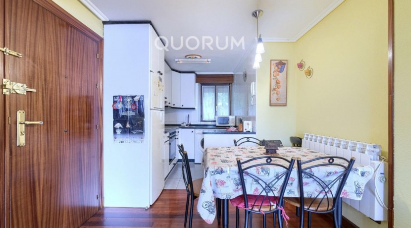 Bonito Piso Para Entrar a Vivir De 2 Dormitorios, Balcón y Trastero Incluido En Zona Zeberio