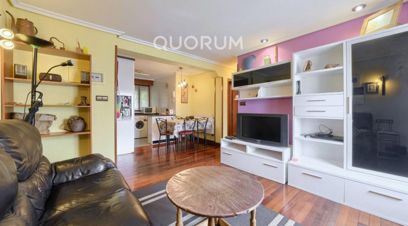 Bonito Piso Para Entrar a Vivir De 2 Dormitorios, Balcón y Trastero Incluido En Zona Zeberio