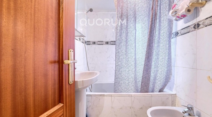 Bonito Piso Para Entrar a Vivir De 2 Dormitorios, Balcón y Trastero Incluido En Zona Zeberio