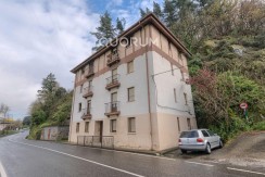 Bonito Piso Para Entrar a Vivir De 2 Dormitorios, Balcón y Trastero Incluido En Zona Zeberio