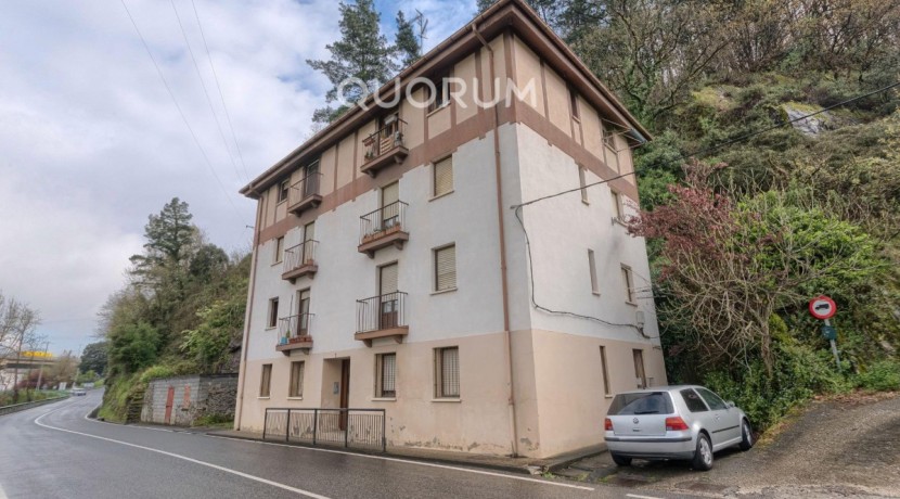 Bonito Piso Para Entrar a Vivir De 2 Dormitorios, Balcón y Trastero Incluido En Zona Zeberio