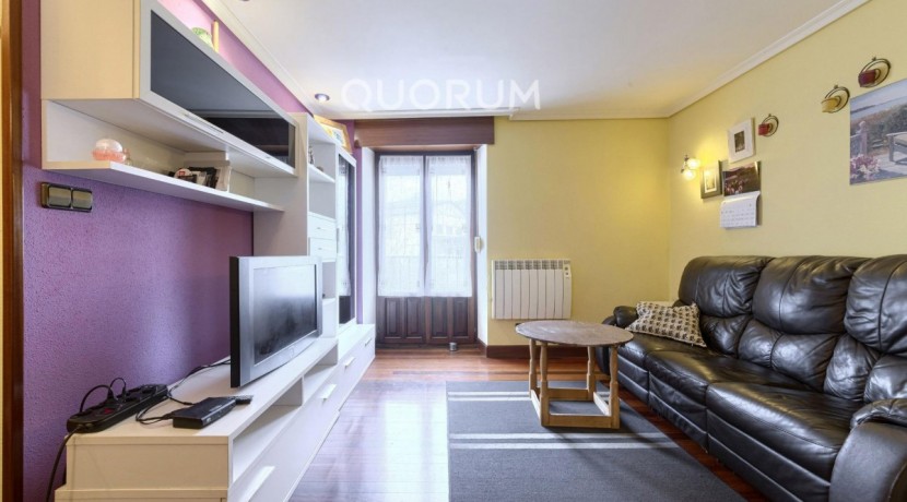 Bonito Piso Para Entrar a Vivir De 2 Dormitorios, Balcón y Trastero Incluido En Zona Zeberio