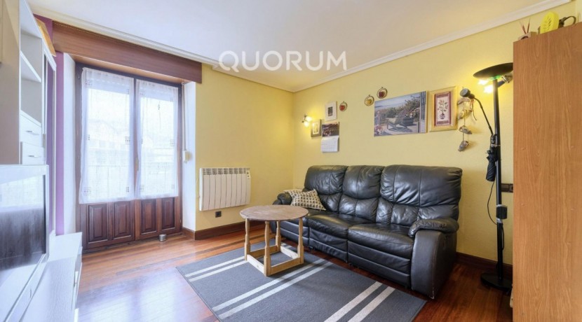 Bonito Piso Para Entrar a Vivir De 2 Dormitorios, Balcón y Trastero Incluido En Zona Zeberio