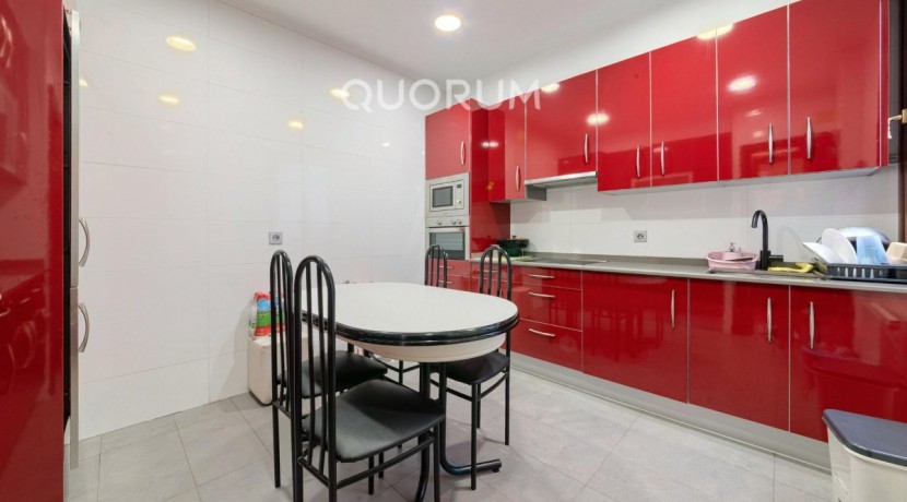 EN PLENO CENTRO DE BARAKALDO, REFORMADO CON ASCENSOR