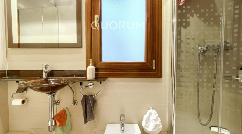 EN PLENO CENTRO DE BARAKALDO, REFORMADO CON ASCENSOR