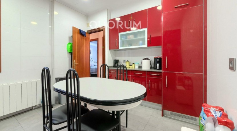 EN PLENO CENTRO DE BARAKALDO, REFORMADO CON ASCENSOR