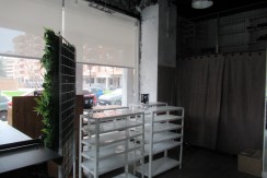 Espectacular Local Comercial Totalmente Adaptado Con Escaparates En El Centro