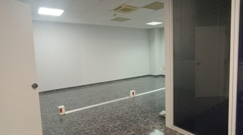 EXCLUSIVA QUORUM: Se Alquilan amplias Oficinas en Barakaldo Zona Beurko.