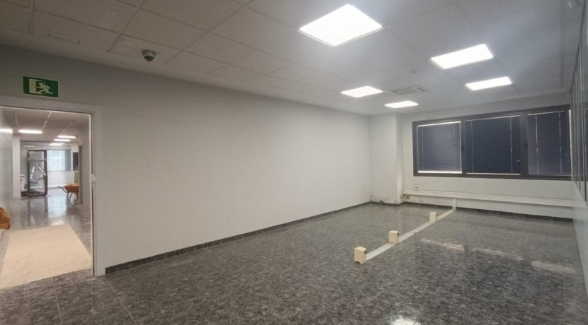 EXCLUSIVA QUORUM: Se Alquilan amplias Oficinas en Barakaldo Zona Beurko.