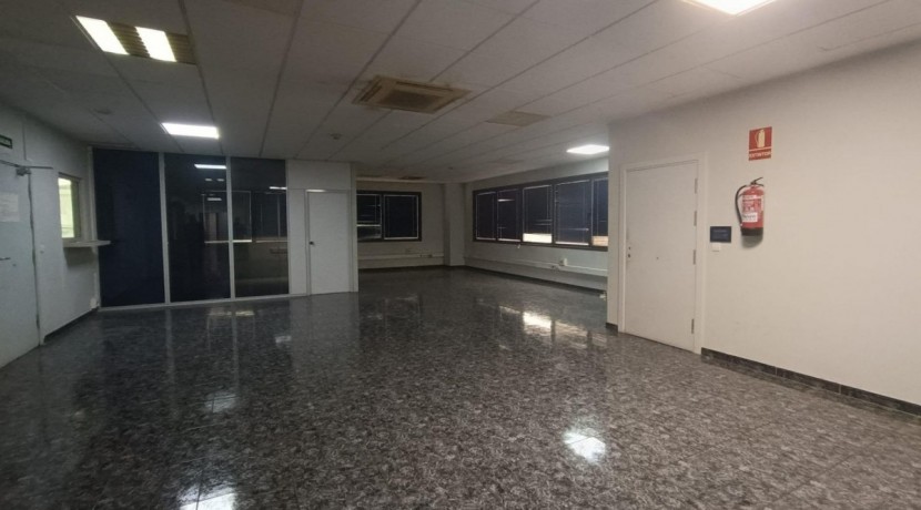 EXCLUSIVA QUORUM: Se Alquilan amplias Oficinas en Barakaldo Zona Beurko.