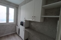 Luminiosa Vivienda Reformada De Tres Dormitorios En Indautxu