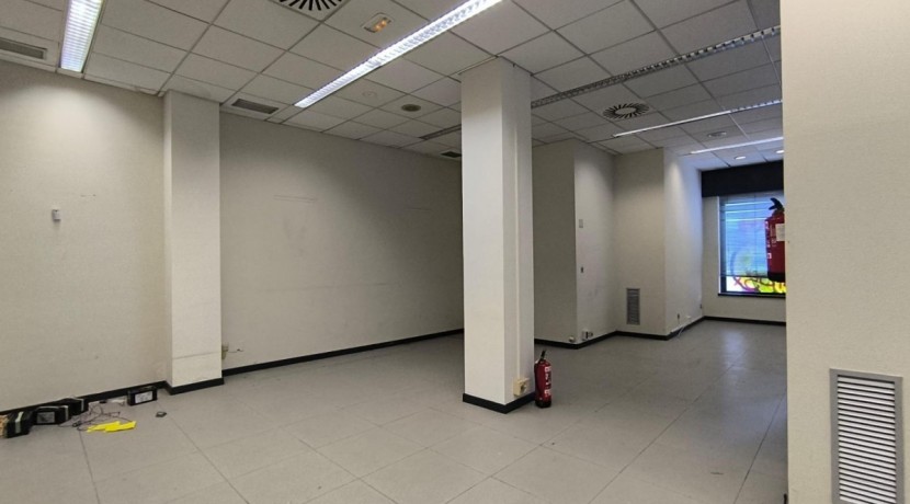 ¡Oportunidad Única! Exclusivo Local Comercial de 140m2 en el Corazón de Bilbao- En Venta