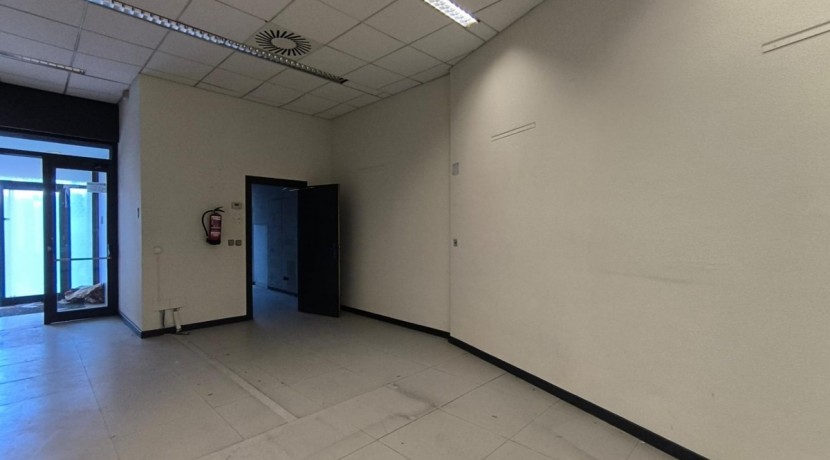 ¡Oportunidad Única! Exclusivo Local Comercial de 140m2 en el Corazón de Bilbao- En Venta