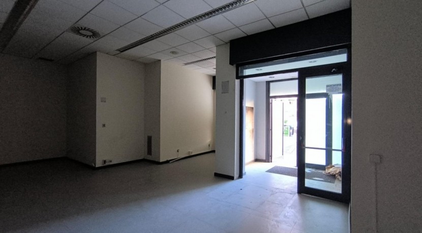 ¡Oportunidad Única! Exclusivo Local Comercial de 140m2 en el Corazón de Bilbao- En Venta