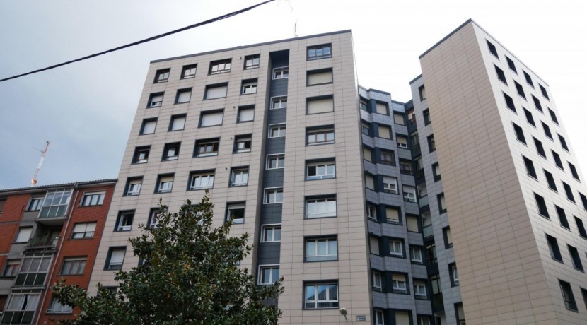 Parcela De Garaje Para Coche Mediano-Grande En Zona Pozokoetxe