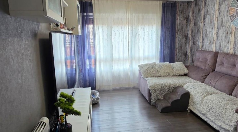 Piso Con Ascensor A Cota 0 De 3 Habitaciones Y Camarote En El Centro De Usansolo