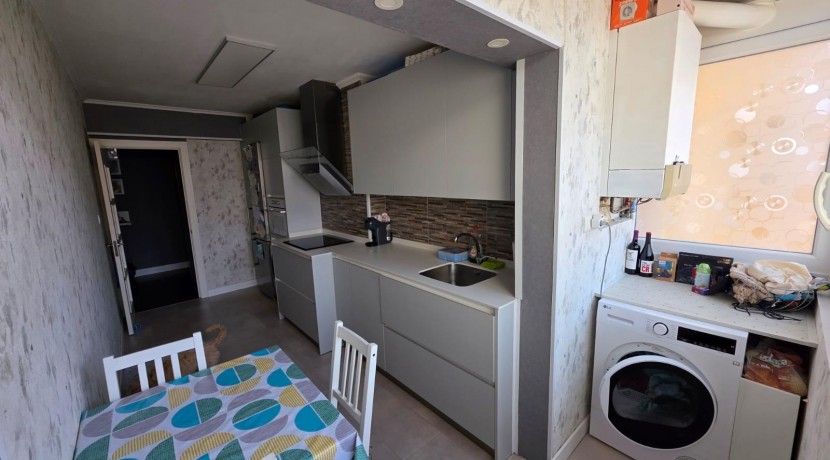 Piso Con Ascensor A Cota 0 De 3 Habitaciones Y Camarote En El Centro De Usansolo