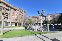 Piso Con Ascensor De 2 Habitaciones Con Garaje Y Trastero En Zabalgane