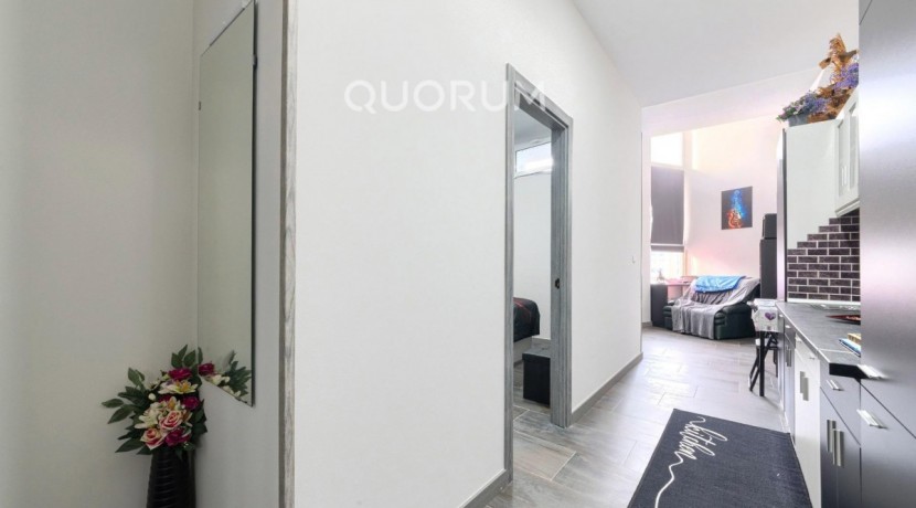 Precioso Local Habilitado Como Vivienda (Sin Cédula de Habitabilidad) Reformado De 2 Dormitorios Con Ascensor En Zona Urbi