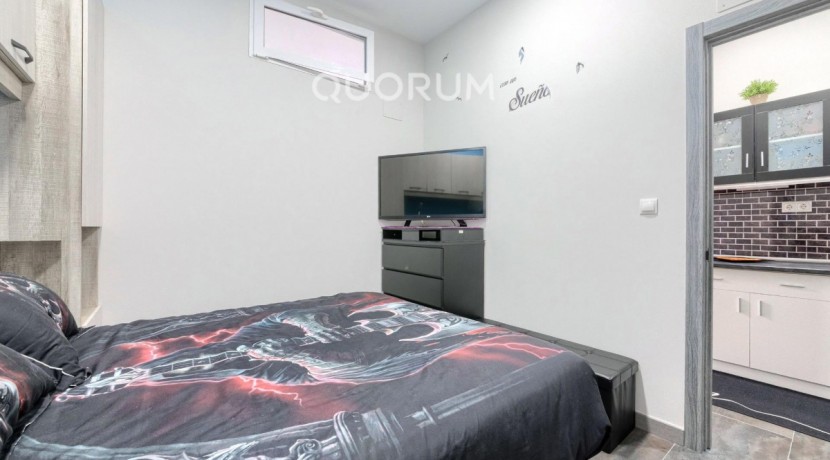 Precioso Local Habilitado Como Vivienda (Sin Cédula de Habitabilidad) Reformado De 2 Dormitorios Con Ascensor En Zona Urbi