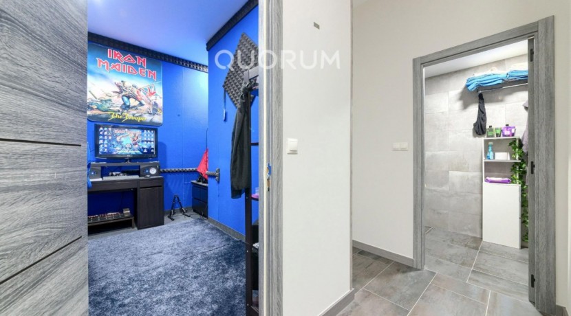 Precioso Local Habilitado Como Vivienda (Sin Cédula de Habitabilidad) Reformado De 2 Dormitorios Con Ascensor En Zona Urbi