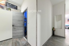 Precioso Local Habilitado Como Vivienda (Sin Cédula de Habitabilidad) Reformado De 2 Dormitorios Con Ascensor En Zona Urbi