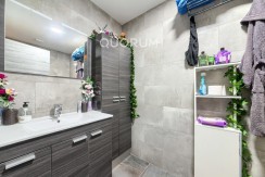 Precioso Local Habilitado Como Vivienda (Sin Cédula de Habitabilidad) Reformado De 2 Dormitorios Con Ascensor En Zona Urbi
