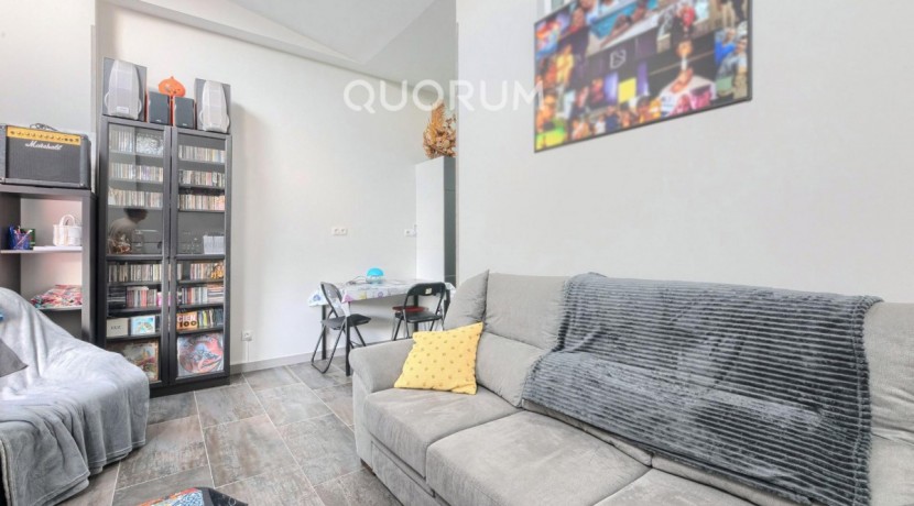 Precioso Local Habilitado Como Vivienda (Sin Cédula de Habitabilidad) Reformado De 2 Dormitorios Con Ascensor En Zona Urbi