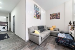 Precioso Local Habilitado Como Vivienda (Sin Cédula de Habitabilidad) Reformado De 2 Dormitorios Con Ascensor En Zona Urbi