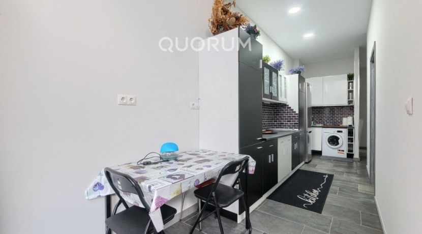 Precioso Local Habilitado Como Vivienda (Sin Cédula de Habitabilidad) Reformado De 2 Dormitorios Con Ascensor En Zona Urbi