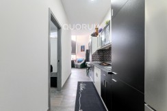 Precioso Local Habilitado Como Vivienda (Sin Cédula de Habitabilidad) Reformado De 2 Dormitorios Con Ascensor En Zona Urbi